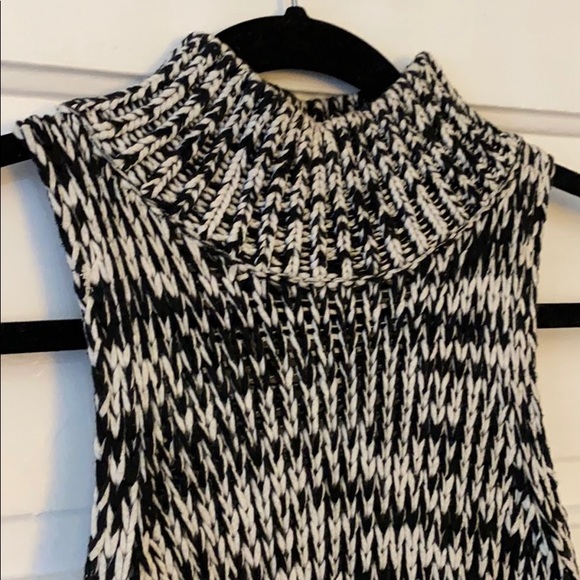 Turtleneck long sweater tank - Picture 3 of 5